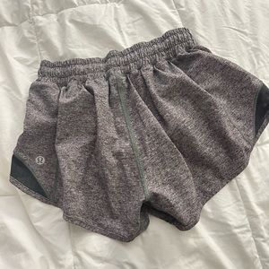 Lululemon Hotty Hot Shorts 2.5”